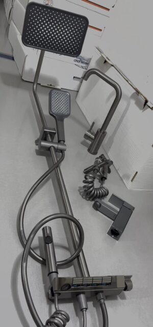 Pack 4 en 1 Premium Noir & Gris – Colonne de douche en aluminium + Robinet toilette + Mitigeurs cuisine & lavabo | Qualité supérieure